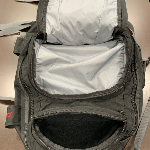 Dakine Heli Pro Ski/Snowboard Backpack (New) - Picture 4 of 10